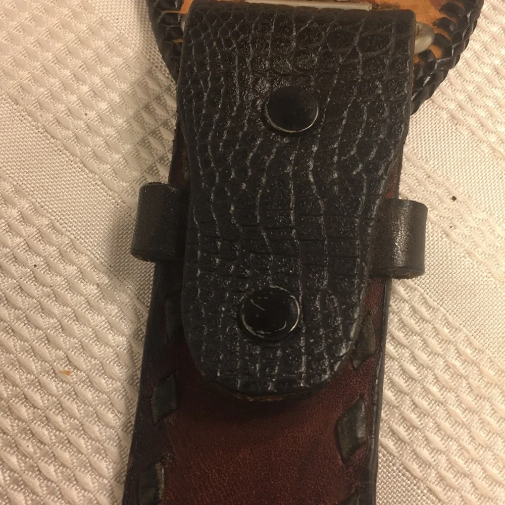 Alligator pattern leather belt w/buckle woven edge